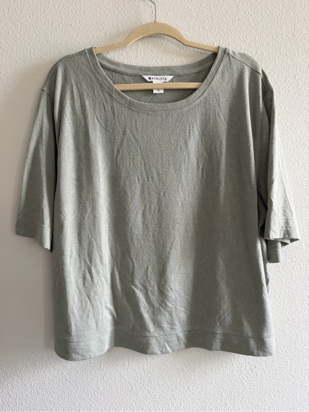 Athleta Short Sleeve Tee size XL